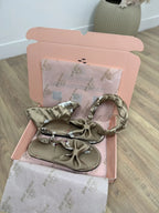 #Color_Beige
