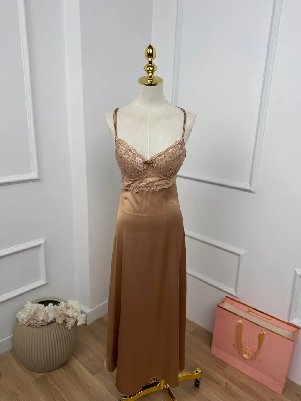 #Color_Beige
