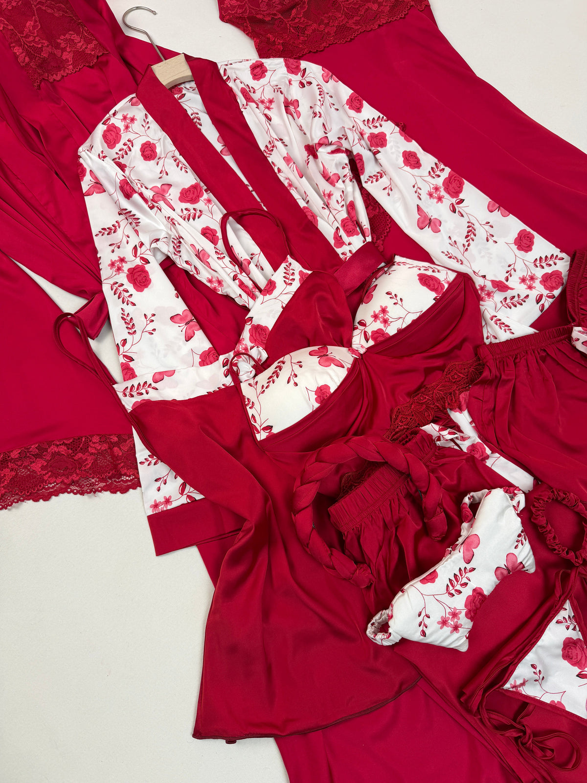 #Color_Burgandy