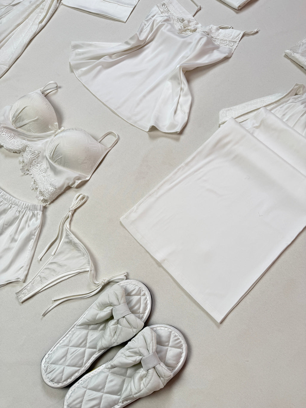 #Color_White