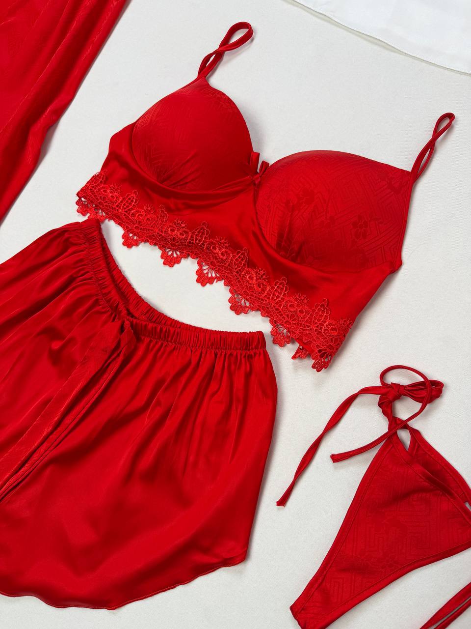 #color_Red
