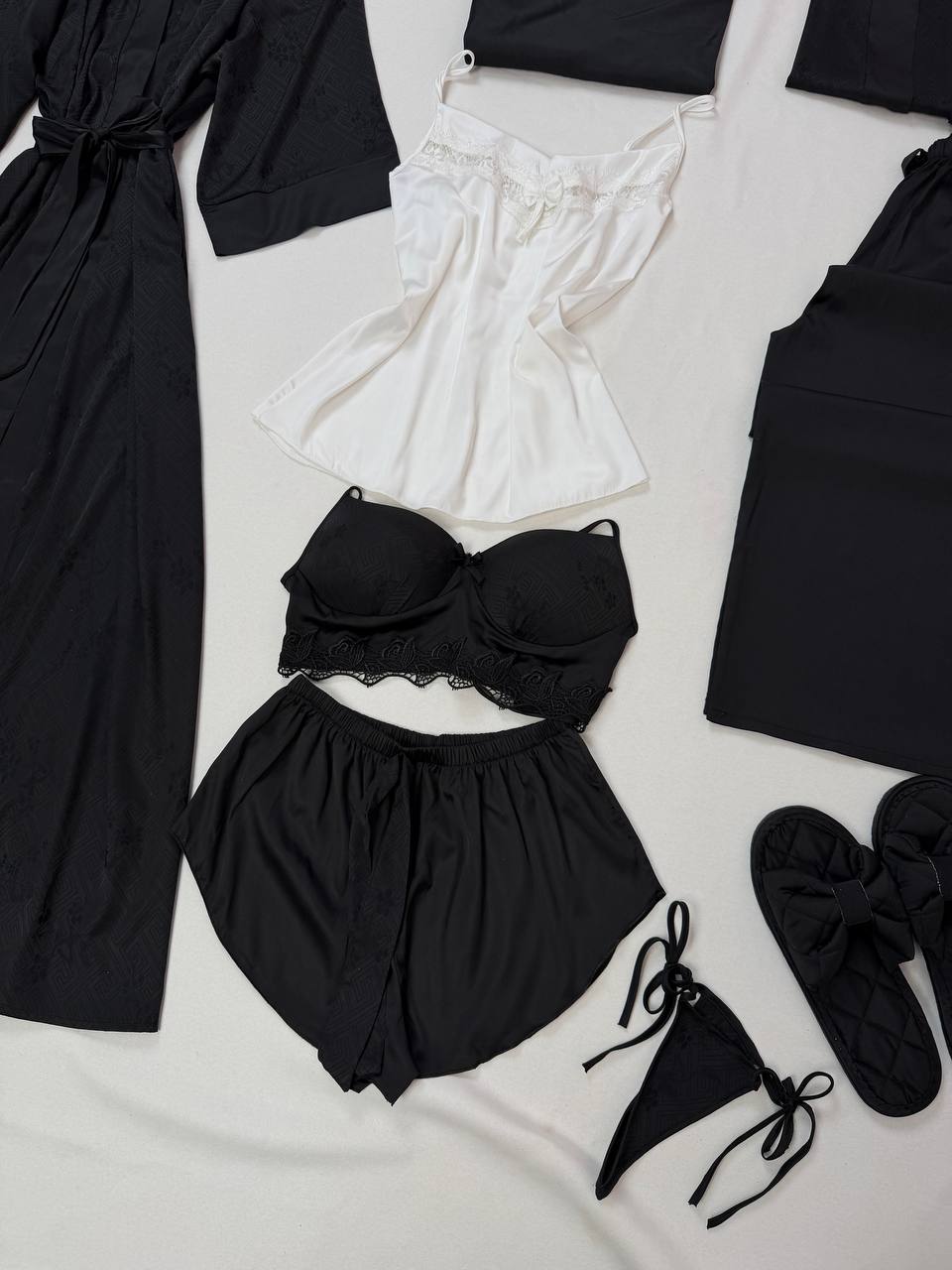 #color_Black